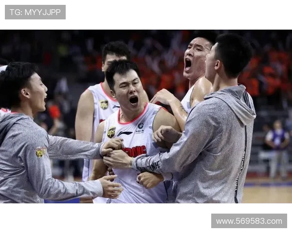 2018年CBA精彩对决广东队与福建队的巅峰对抗回顾与分析