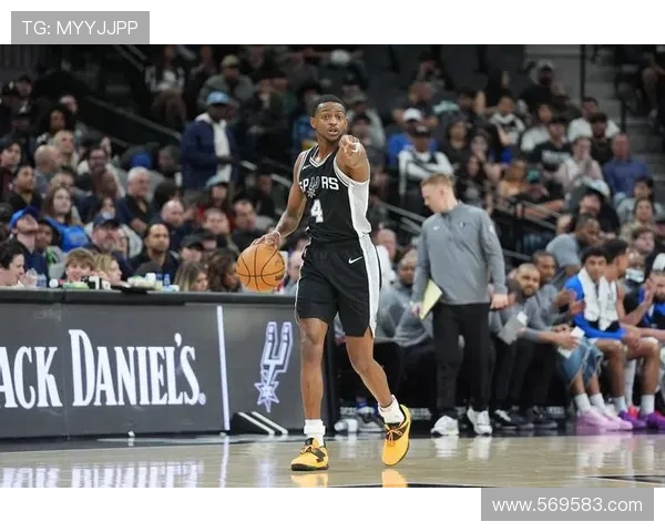 德阿隆福克斯如何在NBA赛场上展现领导力与潜力的双重魅力 德阿隆福克斯如何在NBA赛场上展现领导力与潜力的双重魅力