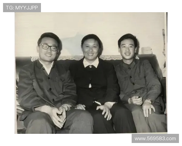 贾诚的成长之路:从默默无闻到璀璨人生的奋斗故事