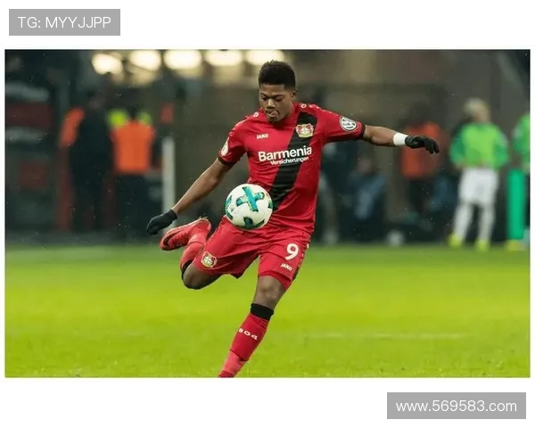 赫斯主场迎战凯尔特人全力争胜展现足球激情与实力对决