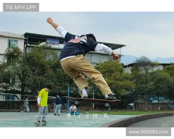 南京滑板队荣登滑板意识排行榜第三名展现青春活力与团队精神